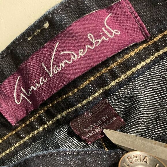 GLORIA VANDERBILT Jeans, dark wash, size 12P‎ - Picture 2 of 15